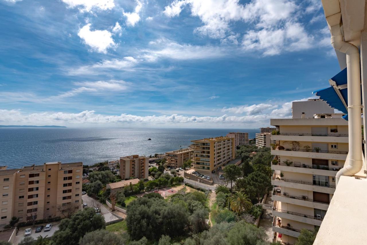 Magnifique Appartement Vue Mer, Spacieux Et Traversant アジャクシオ エクステリア 写真